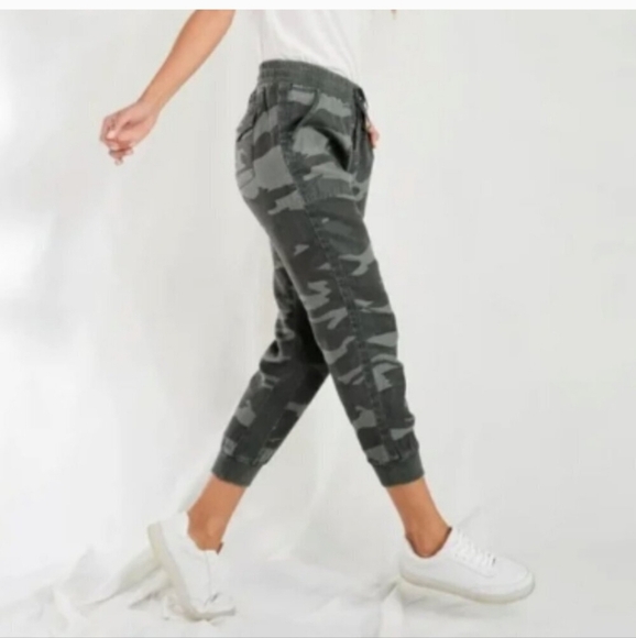 Splendid Super Soft Camouflage Joggers Size XS EUC - Picture 2 of 13